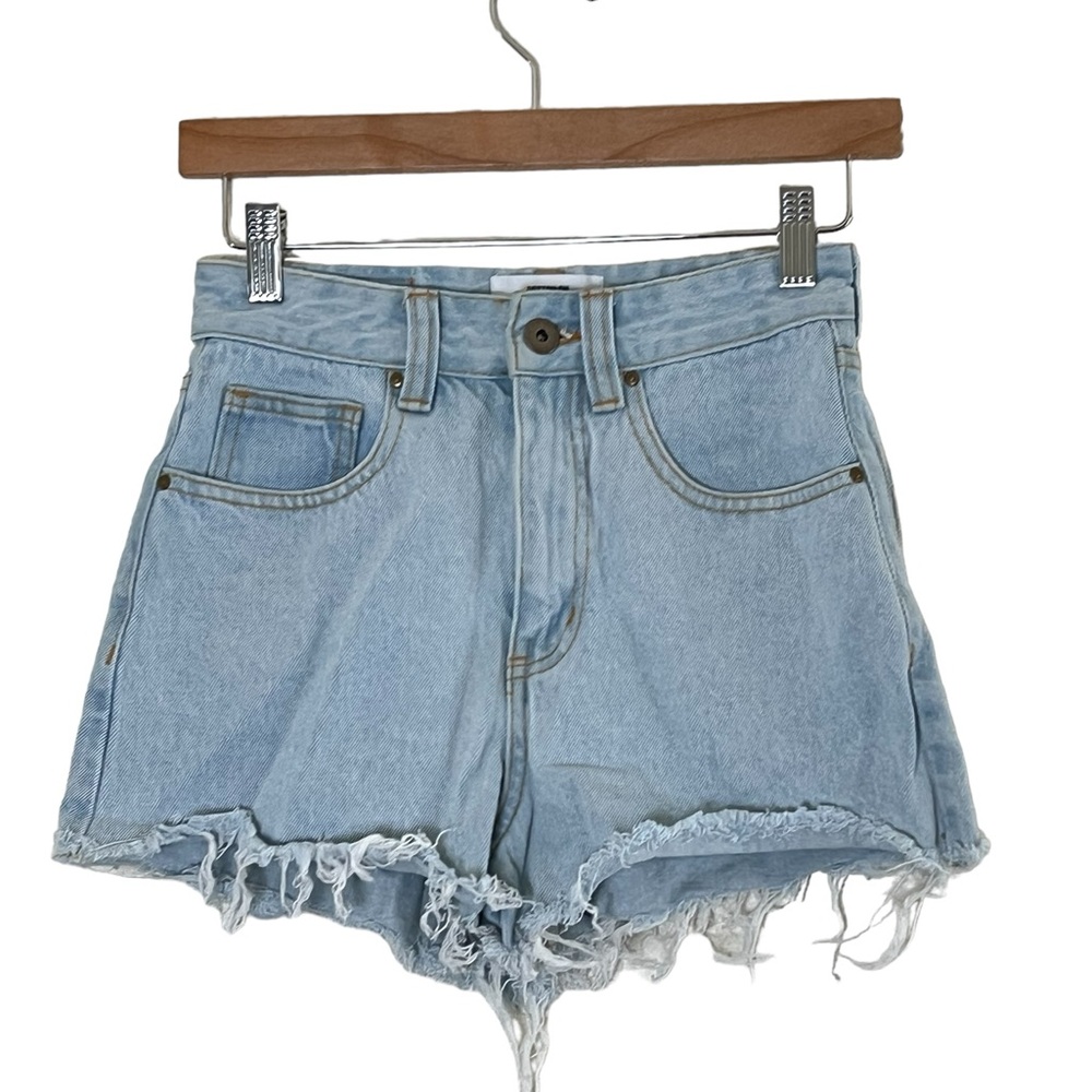 Cotton On | Light wash denim high rise mom short cut off jean shorts siz…